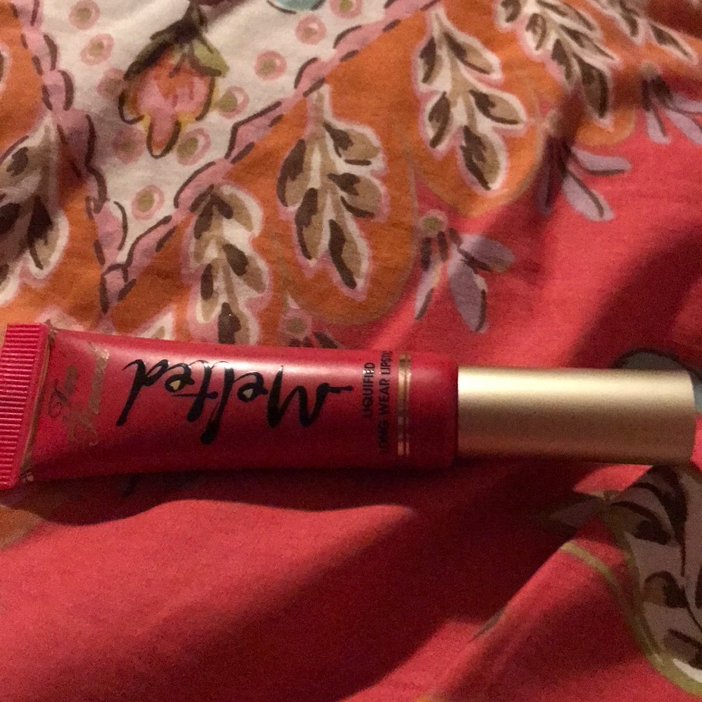 Melted liquid lipstick